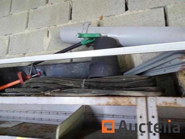 Grote foto 3 metalen planken met inhoud doe het zelf en verbouw hefwerktuigen