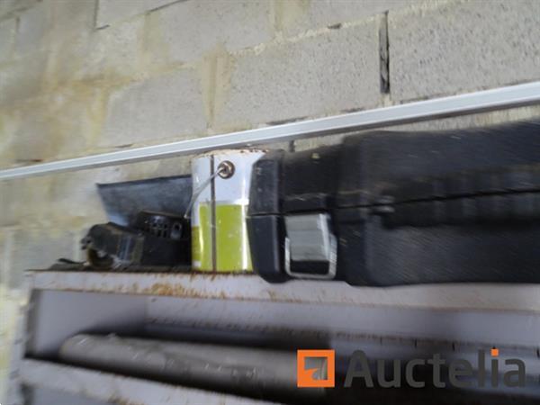 Grote foto 3 metalen planken met inhoud doe het zelf en verbouw hefwerktuigen