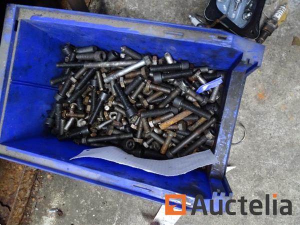 Grote foto 3 metalen planken met inhoud doe het zelf en verbouw hefwerktuigen