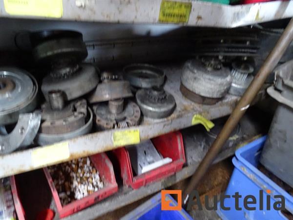 Grote foto 3 metalen planken met inhoud doe het zelf en verbouw hefwerktuigen