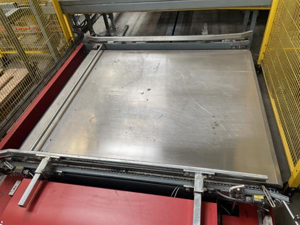 Grote foto aweta centraal pallet aanvoersysteem met trolley agrarisch tuinbouw