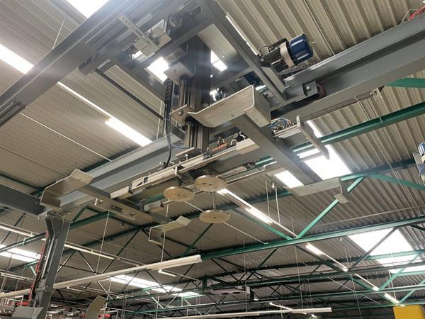 Grote foto aweta centraal pallet aanvoersysteem met trolley agrarisch tuinbouw