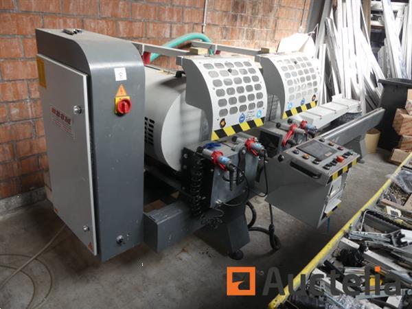 Grote foto dubbele kop verstekzaag voor chassis bsm dubbele hoek snijmachine doe het zelf en verbouw ijzerwaren en bevestigingsmiddelen