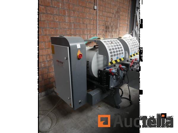 Grote foto dubbele kop verstekzaag voor chassis bsm dubbele hoek snijmachine doe het zelf en verbouw ijzerwaren en bevestigingsmiddelen
