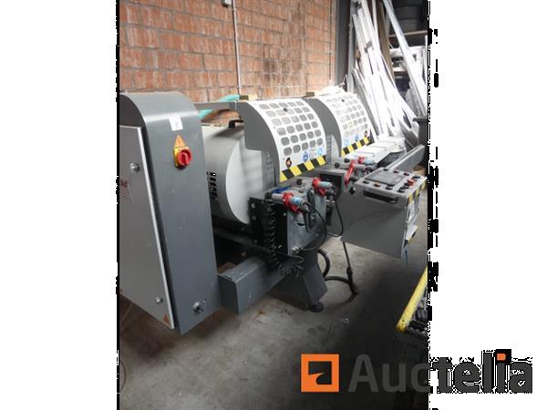 Grote foto dubbele kop verstekzaag voor chassis bsm dubbele hoek snijmachine doe het zelf en verbouw ijzerwaren en bevestigingsmiddelen