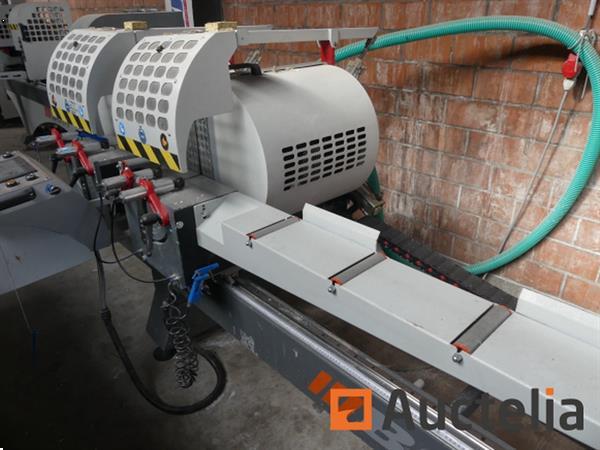 Grote foto dubbele kop verstekzaag voor chassis bsm dubbele hoek snijmachine doe het zelf en verbouw ijzerwaren en bevestigingsmiddelen