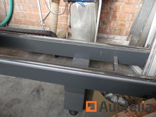 Grote foto dubbele kop verstekzaag voor chassis bsm dubbele hoek snijmachine doe het zelf en verbouw ijzerwaren en bevestigingsmiddelen