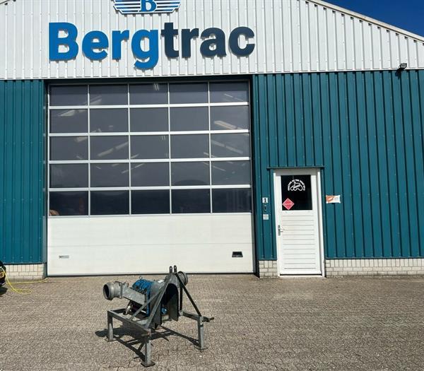 Grote foto bauer mestpomp agrarisch mestpompen