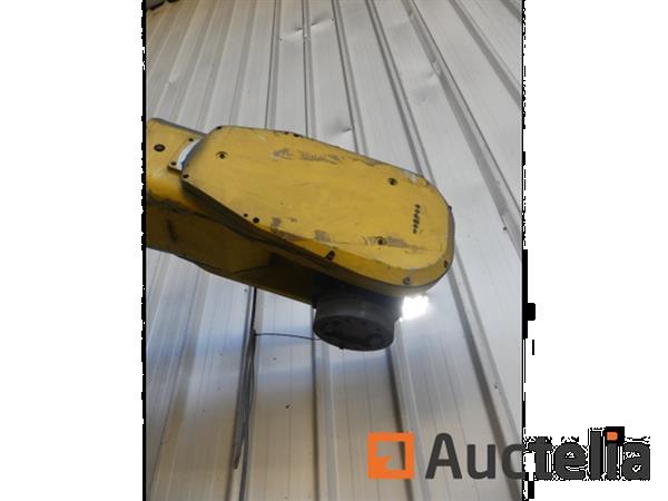 Grote foto automatische robot fanuc s 420 if doe het zelf en verbouw ijzerwaren en bevestigingsmiddelen