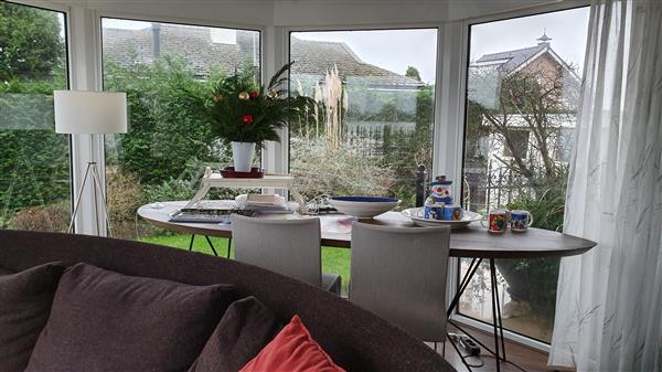 Grote foto riet een familie vakantiehuis aan het water. vakantie senioren