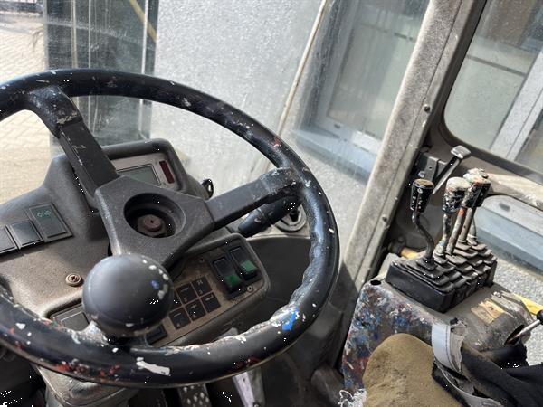 Grote foto heftruck forklift kalmar dcd80 900 forklift vorkverstelling perkins diesel agrarisch heftrucks