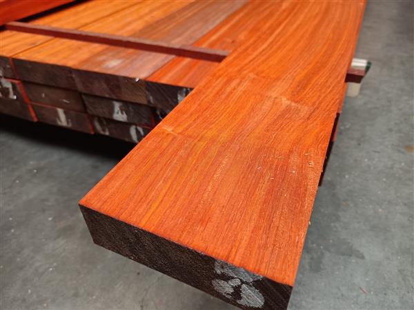Grote foto 45x145mm padoek 395cm doe het zelf en verbouw hout en planken