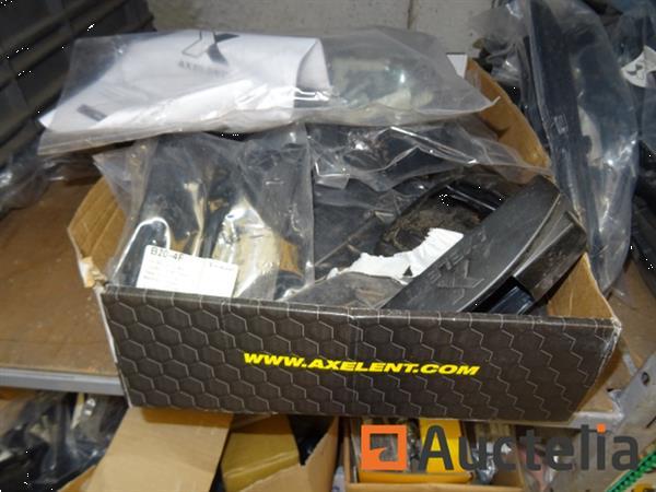 Grote foto 2 planken met inhoud doe het zelf en verbouw onderdelen en accessoires
