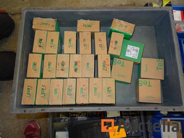 Grote foto 7 stapelbare opbergbakken met inhoud doe het zelf en verbouw onderdelen en accessoires