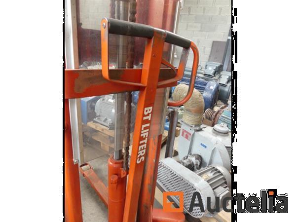 Grote foto stapelaar bt heffers bt sv 800h 1 doe het zelf en verbouw hefwerktuigen