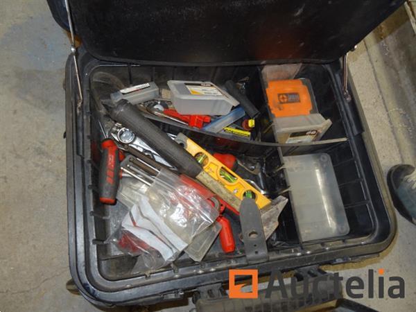 Grote foto 2 gereedschapskoffers met gereedschap doe het zelf en verbouw onderdelen en accessoires
