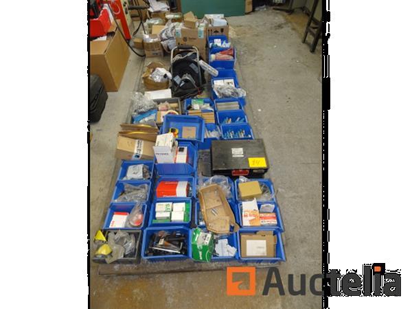 Grote foto 28 opbergbakken met inhoud doe het zelf en verbouw onderdelen en accessoires