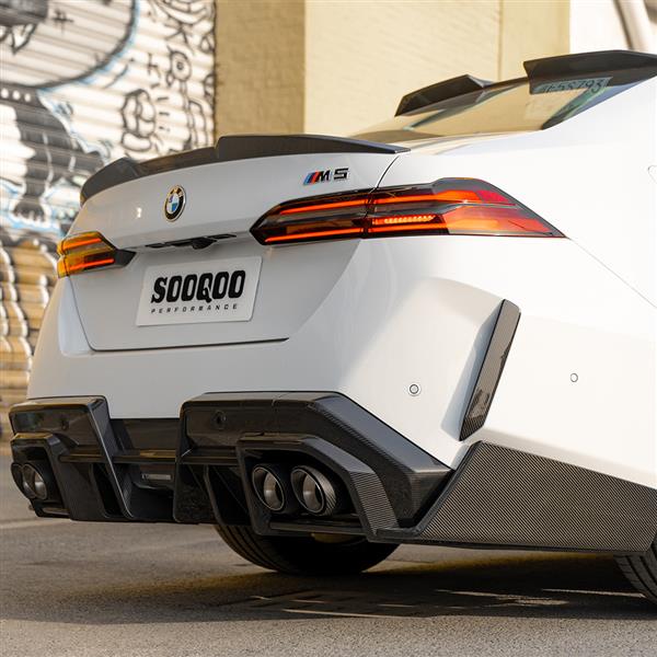 Grote foto dit betreft de bmw g90 g99 m5 sq carbon diffuser set v1 v2 auto onderdelen tuning en styling