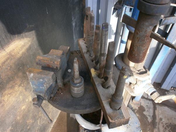 Grote foto zware kolomboormachine kolomboor traploos 380 v doe het zelf en verbouw ijzerwaren en bevestigingsmiddelen