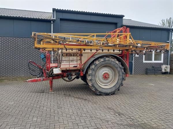 Grote foto agrifac cebeco 3033 getrokken veldspuit agrarisch onkruidbestrijding