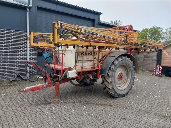 Grote foto agrifac cebeco 3033 getrokken veldspuit agrarisch onkruidbestrijding