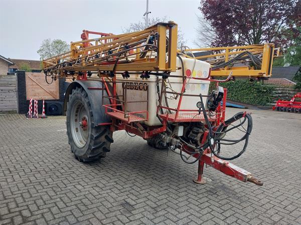 Grote foto agrifac cebeco 3033 getrokken veldspuit agrarisch onkruidbestrijding