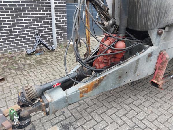 Grote foto ipsam 8500 liter mesttank met jako 480 zodebemester agrarisch mesttanks