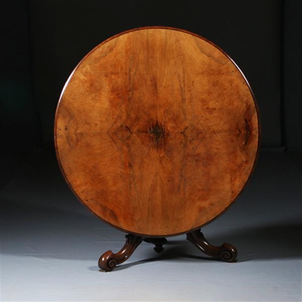 Grote foto ronde tilttop victoriaanse eetkamertafel in wild noten ca 1860 no.281415 antiek en kunst stoelen en banken