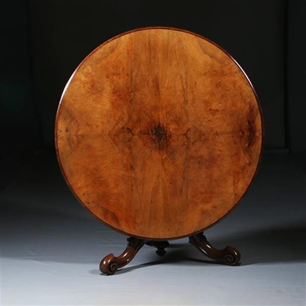 Grote foto ronde tilttop victoriaanse eetkamertafel in wild noten ca 1860 no.281415 antiek en kunst stoelen en banken