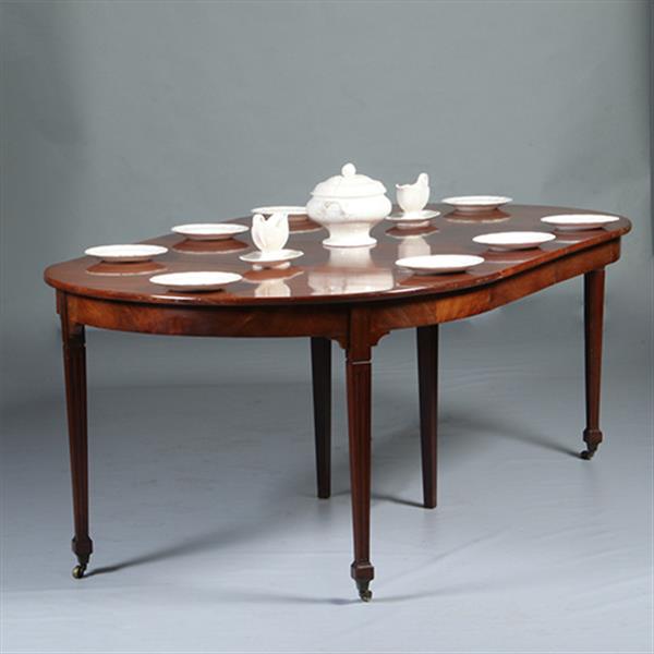 Grote foto louis seize coulissetafel ca 1800 met 4 inlegbladen verlengbaar tot 12 personen no.281420 antiek en kunst stoelen en banken
