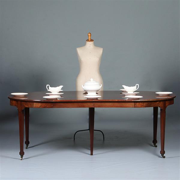 Grote foto louis seize coulissetafel ca 1800 met 4 inlegbladen verlengbaar tot 12 personen no.281420 antiek en kunst stoelen en banken