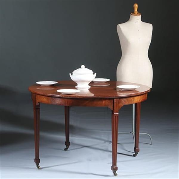 Grote foto louis seize coulissetafel ca 1800 met 4 inlegbladen verlengbaar tot 12 personen no.281420 antiek en kunst stoelen en banken