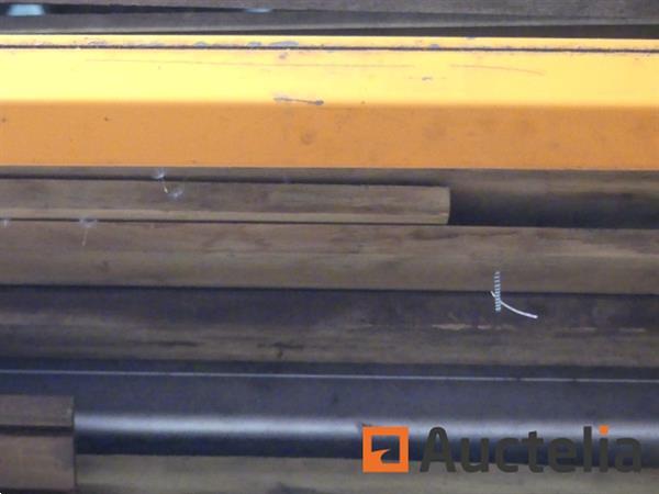 Grote foto exotisch houtresten doe het zelf en verbouw ijzerwaren en bevestigingsmiddelen