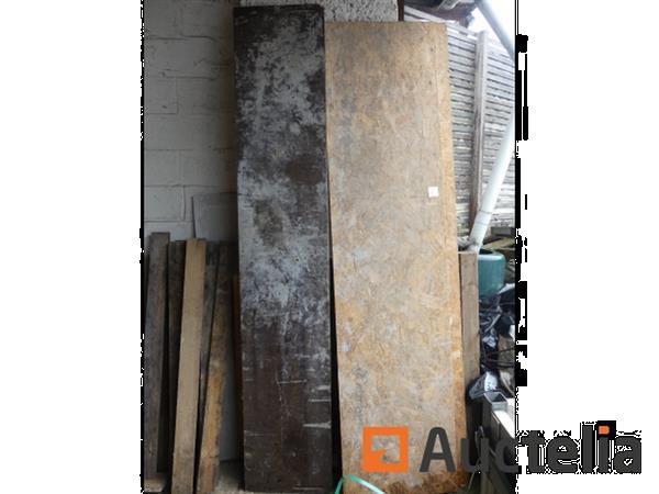 Grote foto sloophout grote hoeveelheid doe het zelf en verbouw ijzerwaren en bevestigingsmiddelen