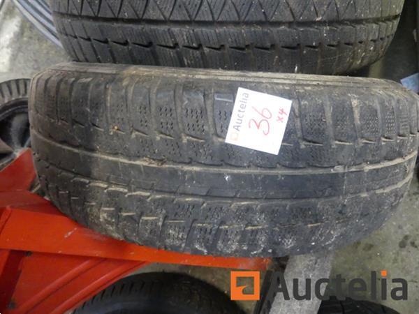 Grote foto 4 winterbanden op velg agrarisch wielen