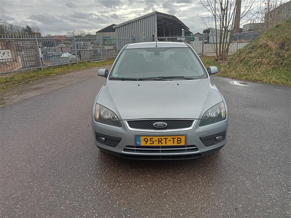 Grote foto ford focus 1.6 airco trekhaak cruisecontrol 2005 auto ford