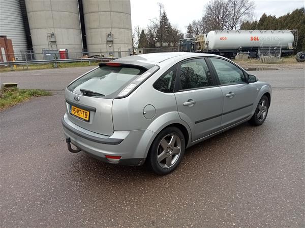 Grote foto ford focus 1.6 airco trekhaak cruisecontrol 2005 auto ford