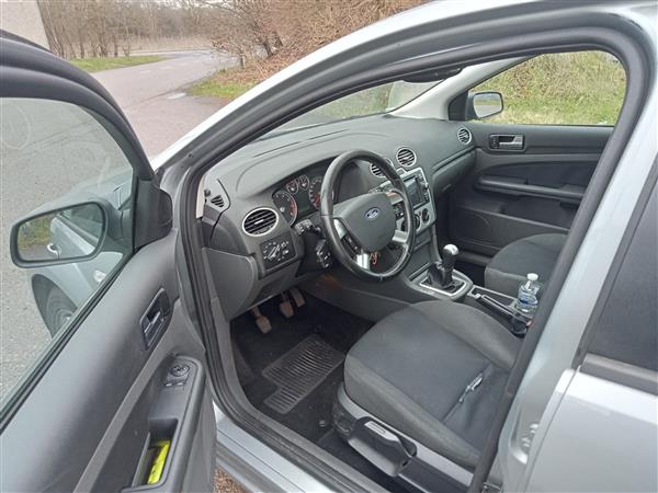 Grote foto ford focus 1.6 airco trekhaak cruisecontrol 2005 auto ford