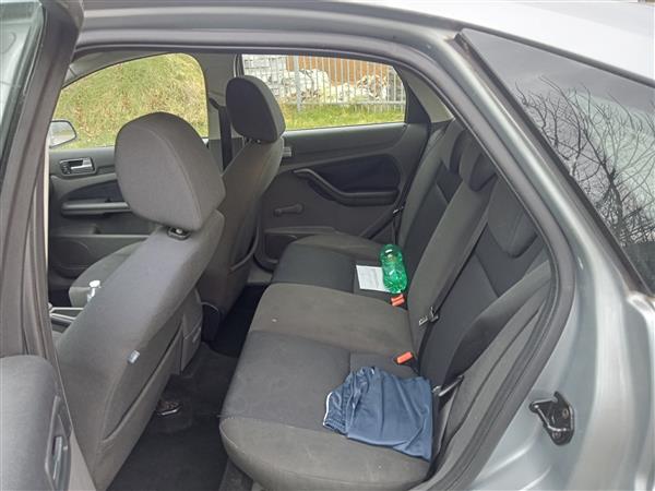 Grote foto ford focus 1.6 airco trekhaak cruisecontrol 2005 auto ford