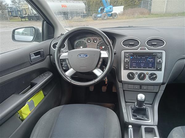 Grote foto ford focus 1.6 airco trekhaak cruisecontrol 2005 auto ford