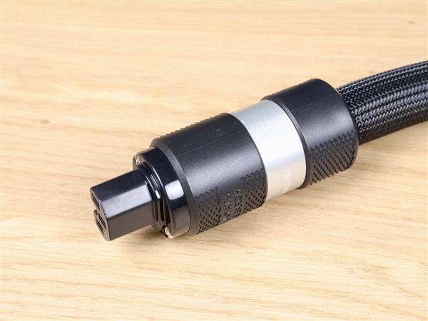 Grote foto shunyata research alpha nr highend audio power cable c15 1 75 metre audio tv en foto onderdelen en accessoires