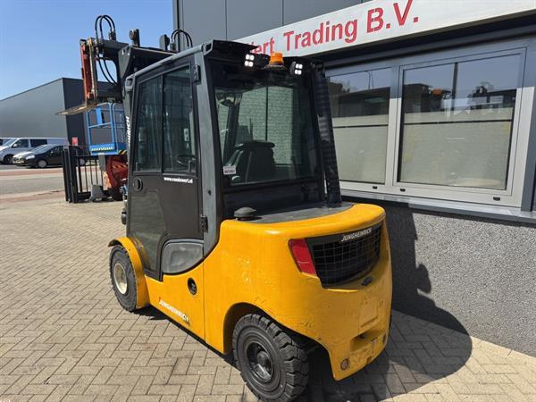 Grote foto jungheinrich dfg 435s triplo 530 freelift sideshift vorkversteller diesel 2014 agrarisch heftrucks