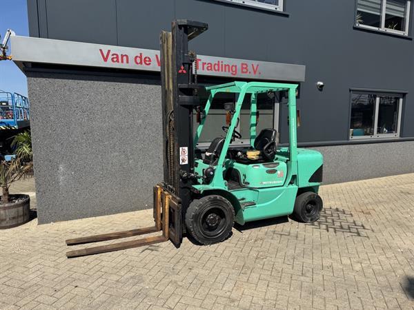 Grote foto mitsubishi fd30k triplo 600 freelift sideshift diesel 1999 agrarisch heftrucks