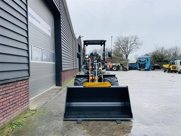 Grote foto giant g2700 hd minishovel kniklader nieuw jubileum editie agrarisch shovels