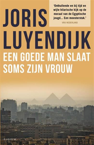 Grote foto een goede man slaat soms zijn vrouw boeken literatuur