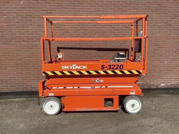 Grote foto schaarhoogwerker skyjack sjiii3220 nieuwe batterijen bouwjaar 2018 doe het zelf en verbouw hoogwerkers