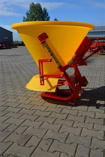 Grote foto kraffter jp300 kunstmeststrooier agrarisch mechanisatie