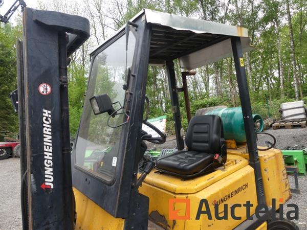 Grote foto jungheinrich tfg 25 gas vorkheftruck agrarisch heftrucks