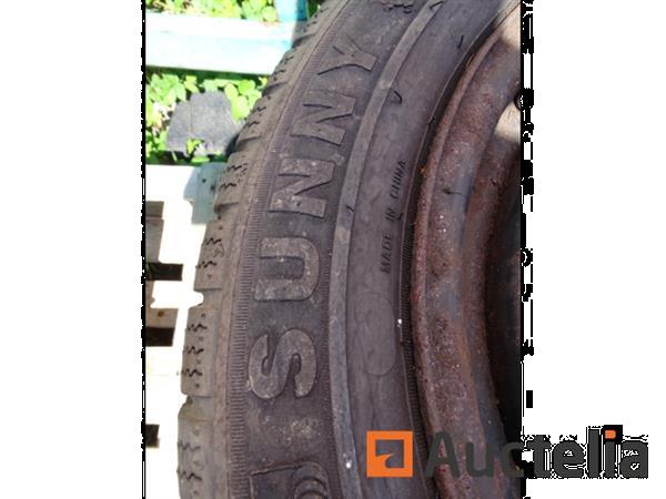 Grote foto 4 winterbanden op sunny 185 55r15 velgen agrarisch wielen