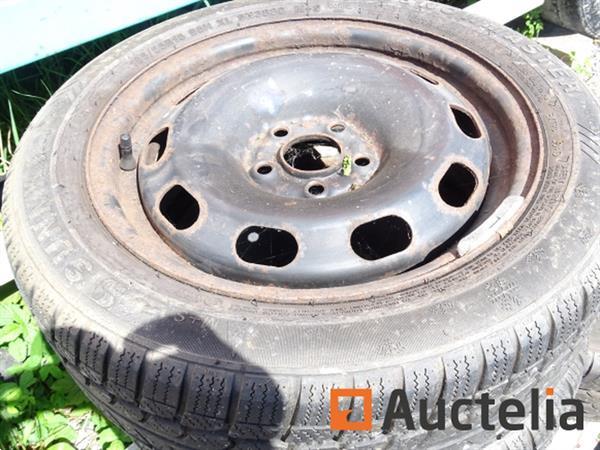 Grote foto 4 winterbanden op sunny 185 55r15 velgen agrarisch wielen